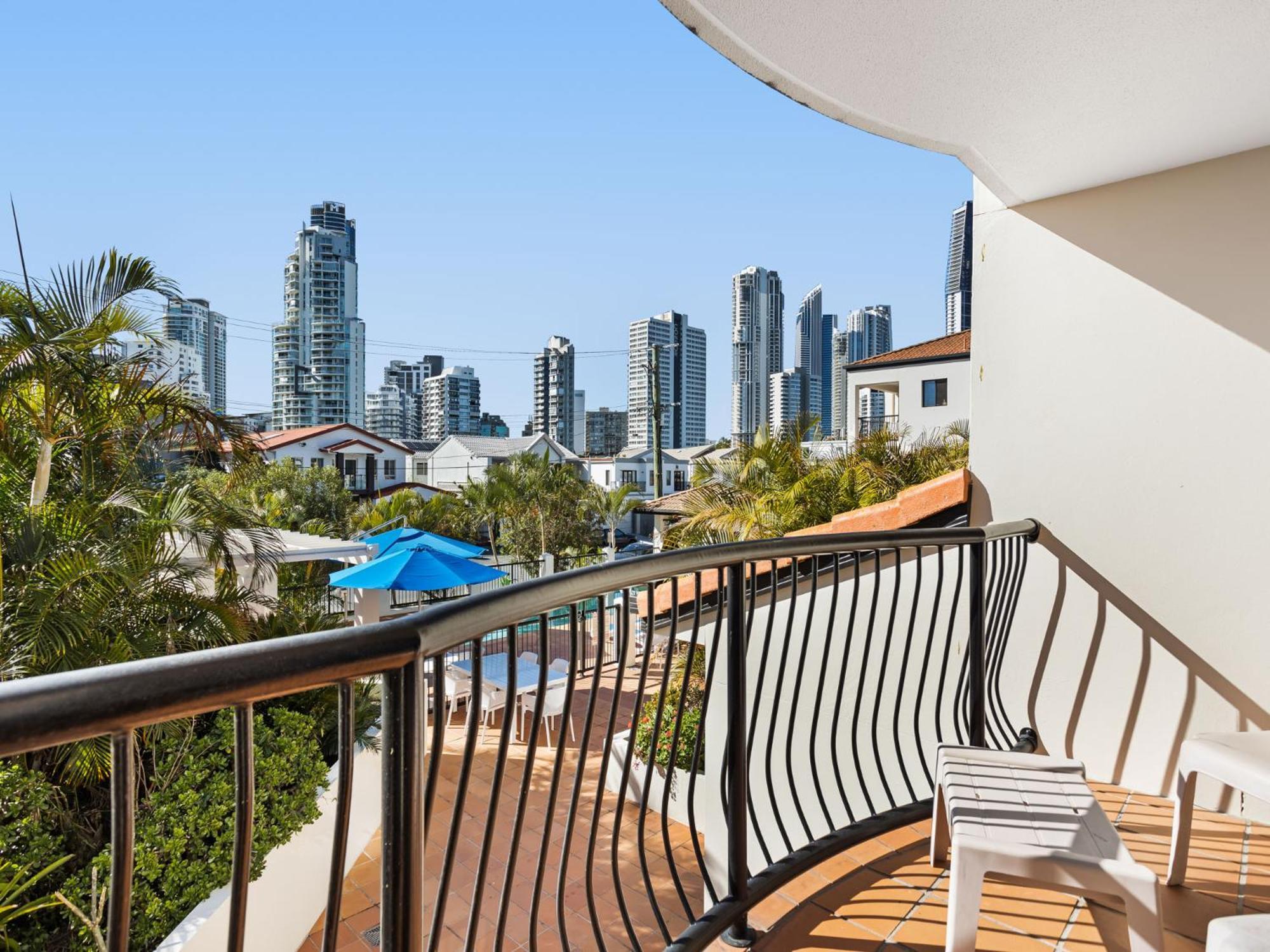 Апарт отель Chevron Palms By Gold Coast Premium Экстерьер фото